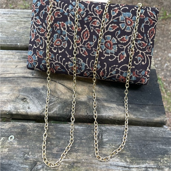 The Kalamkari Box Clutch ; Black - Picture 4 of 4